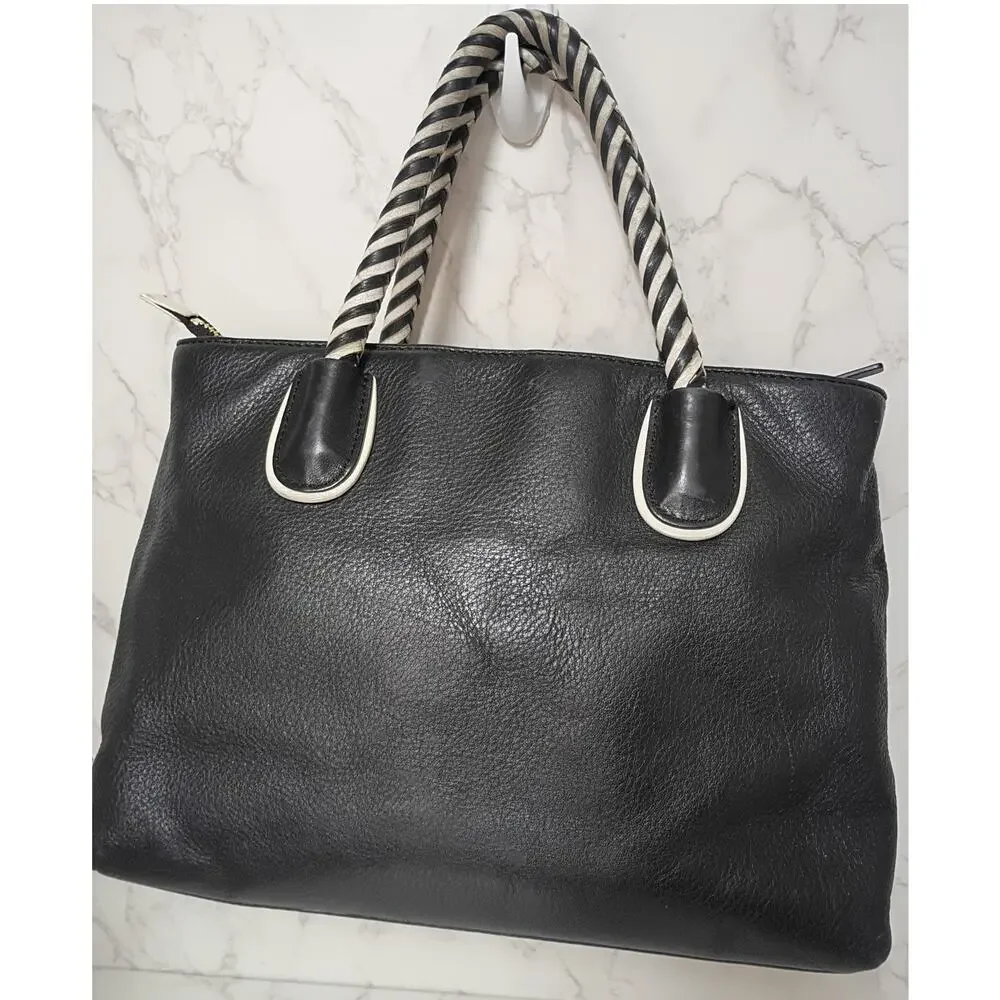 KATE SPADE Woods Drive Bodie Black Pebbled Leather Crossbody w/ Cat Charm